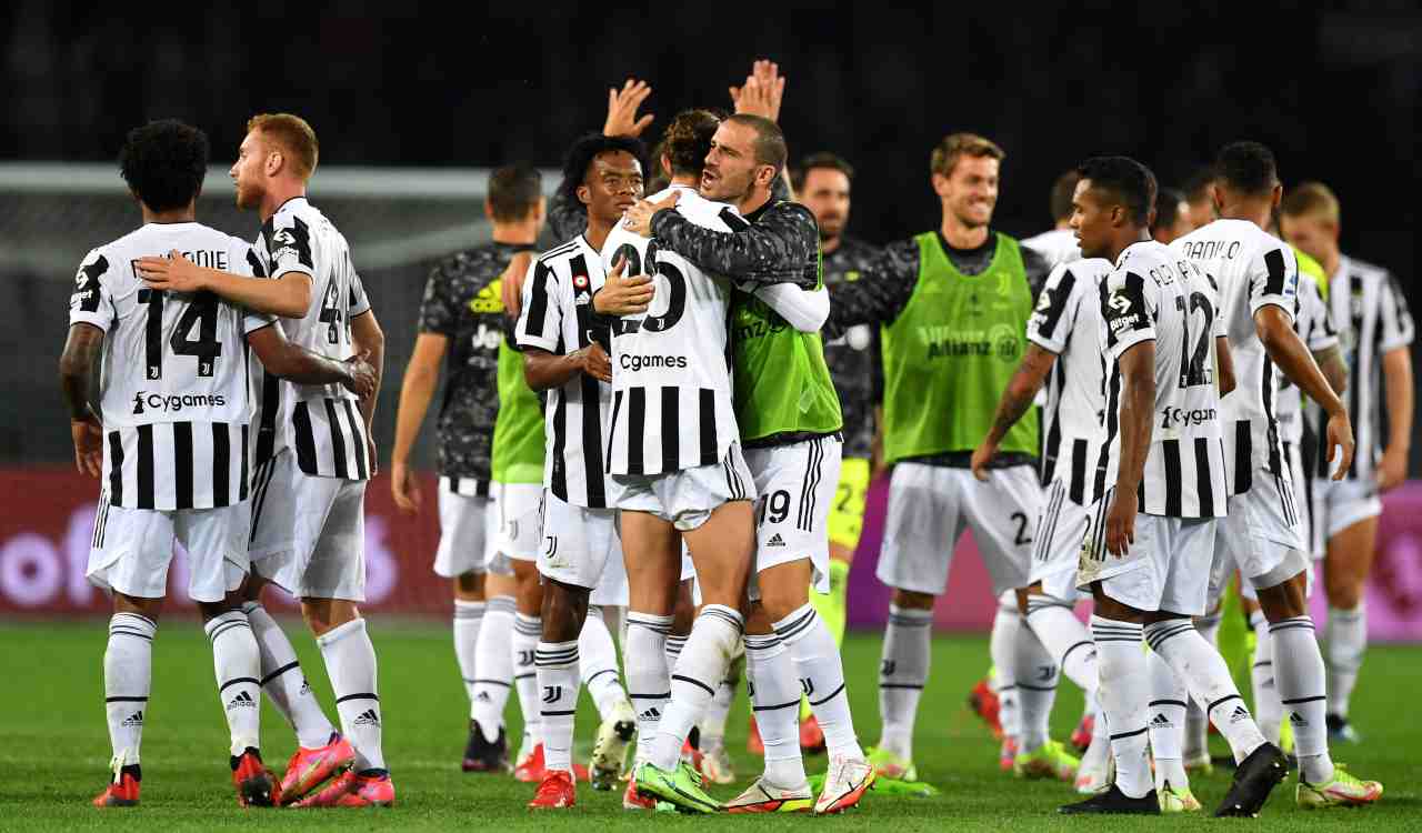 La Juventus esulta in campo