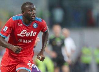 Koulibaly corre in campo