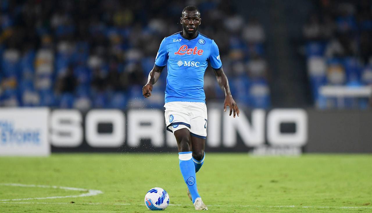 Koulibaly porta palla