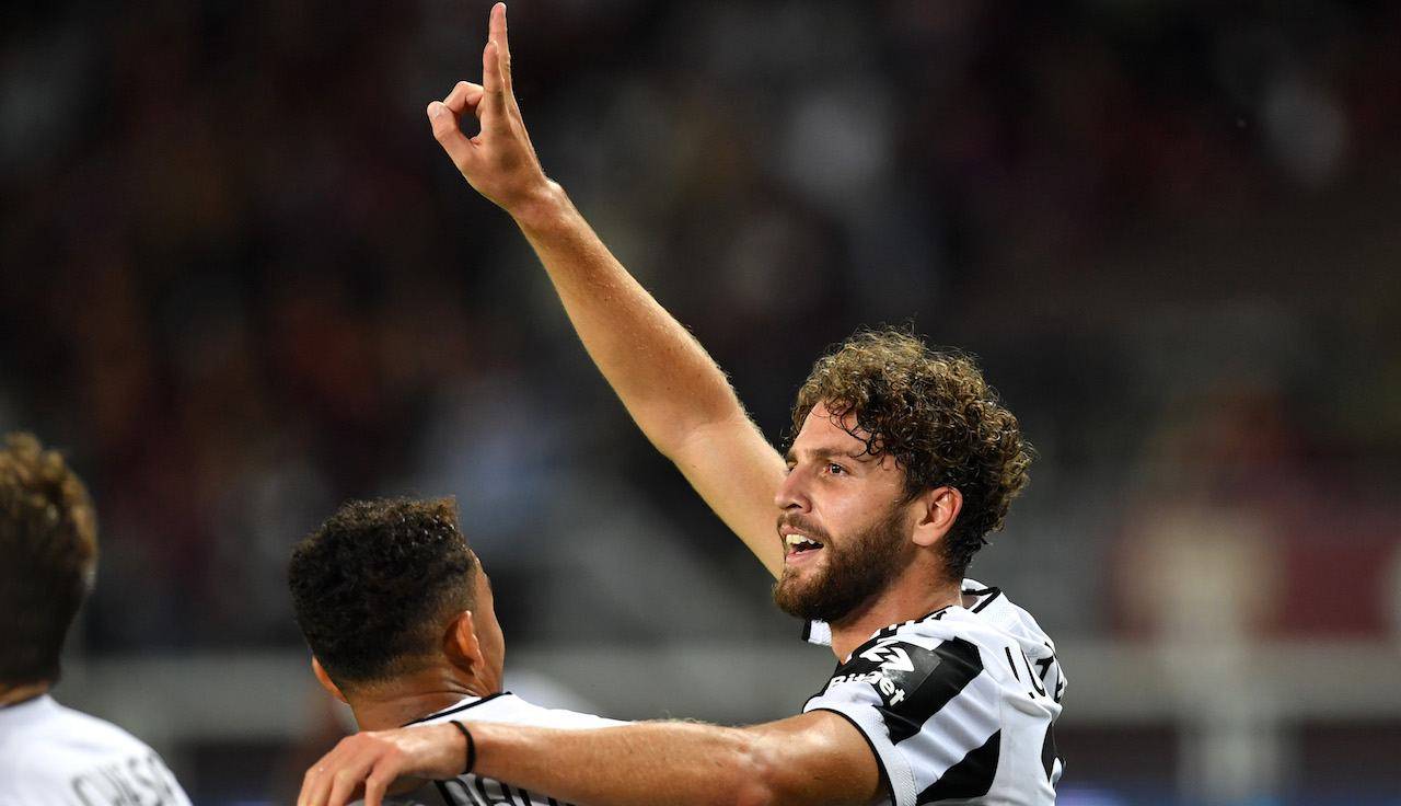 Locatelli esulta per il gol nel derby