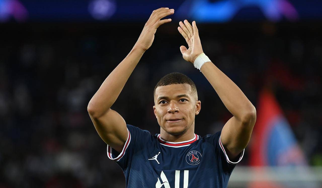 Mbappé applaude