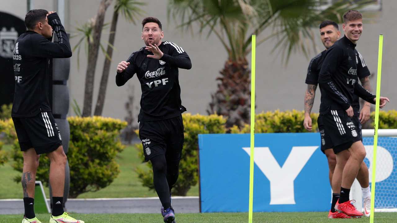 Messi in allenamento con la nazionale argentina