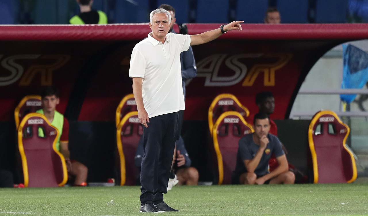 Mourinho in panchina