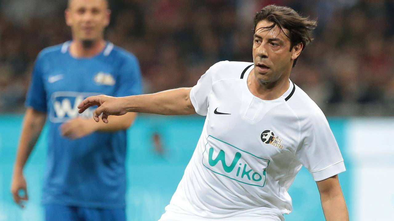 Rui Costa nella gara d'addio al calcio di Andrea Pirlo