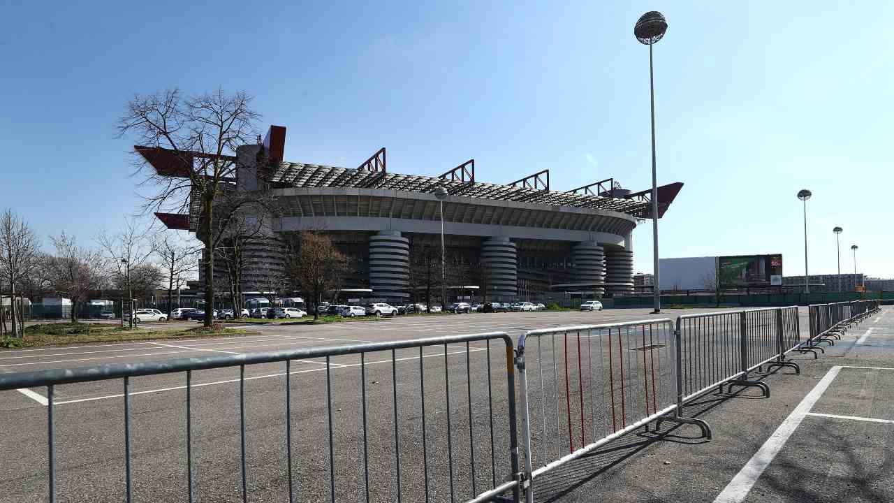 Una vista dall'esterno dello stadio San Siro