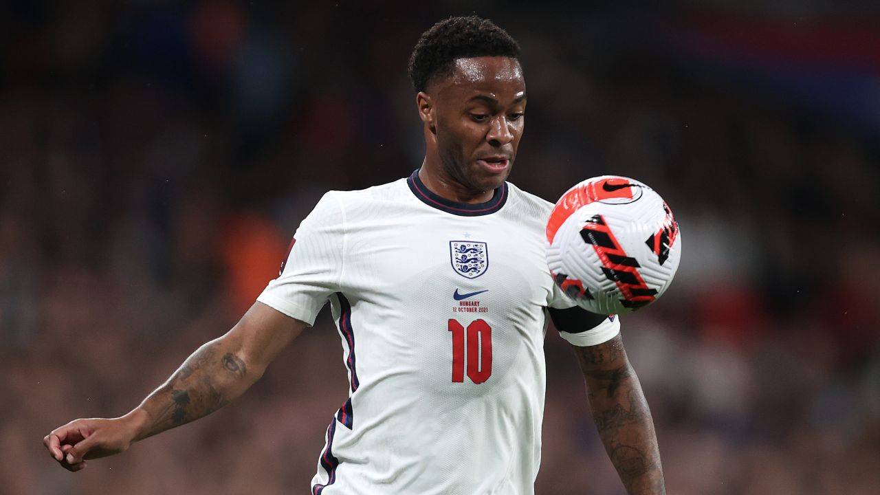 Sterling stoppa il pallone