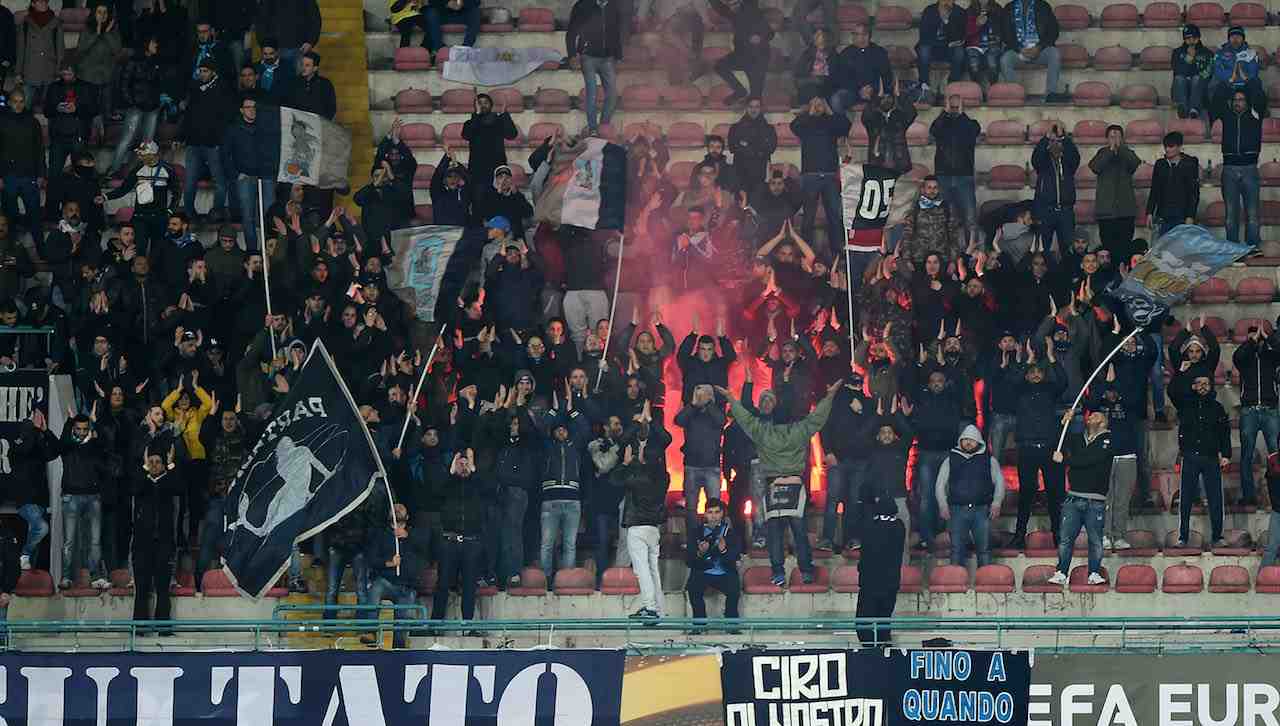 Curva A Napoli contro il Legia Varsavia