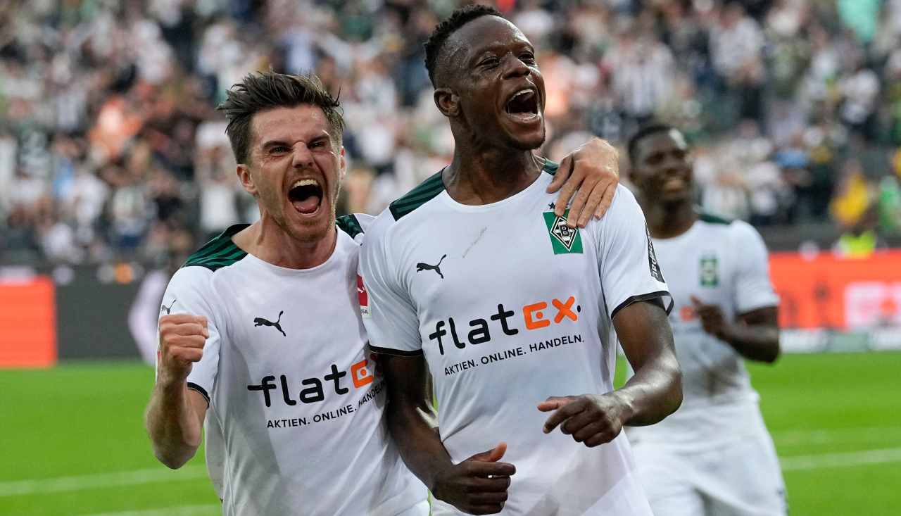 Denis Zakaria festeggia