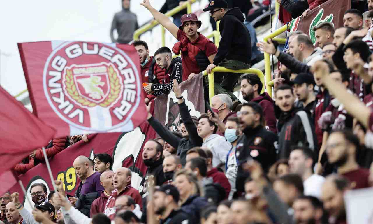 Tifosi della Salernitana all'Arechi