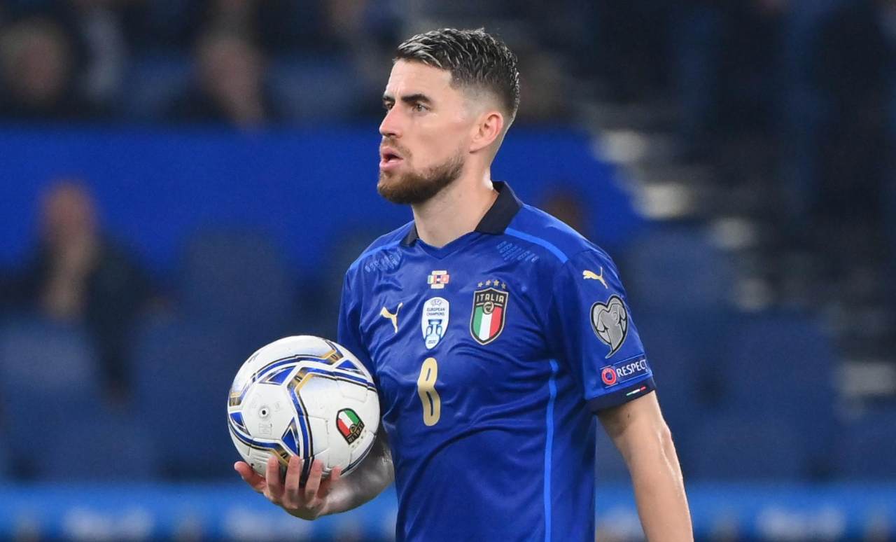 Jorginho con il pallone 