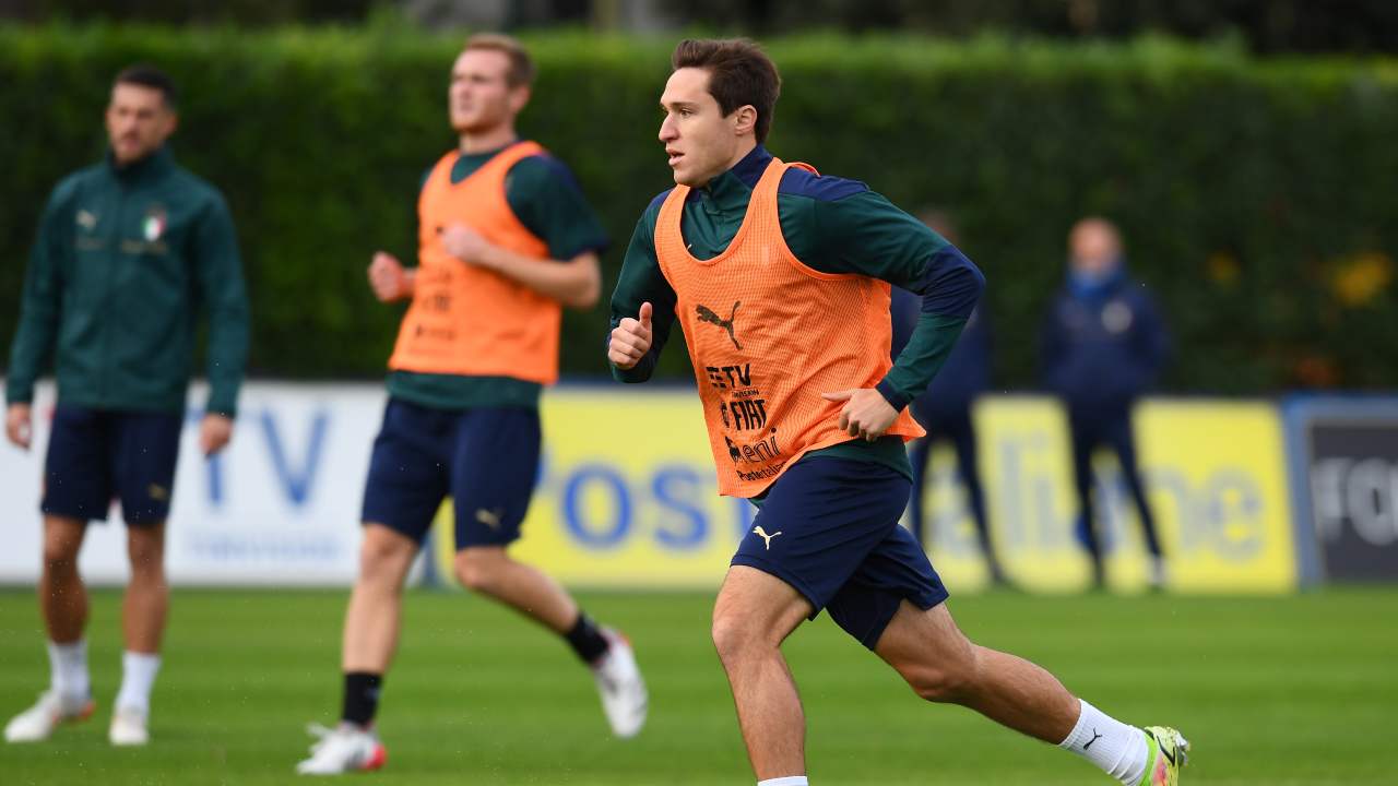 Chiesa in allenamento con la nazionale