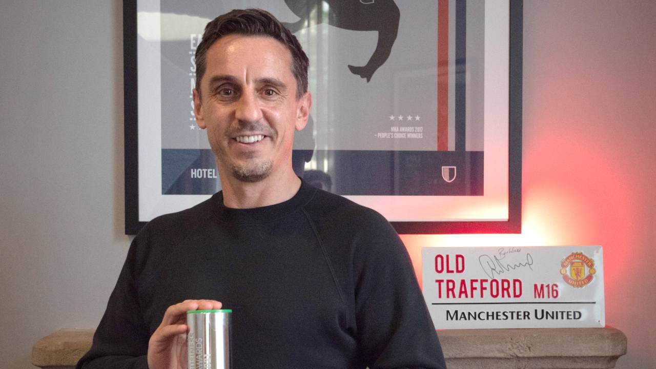 Gary Neville sorridente