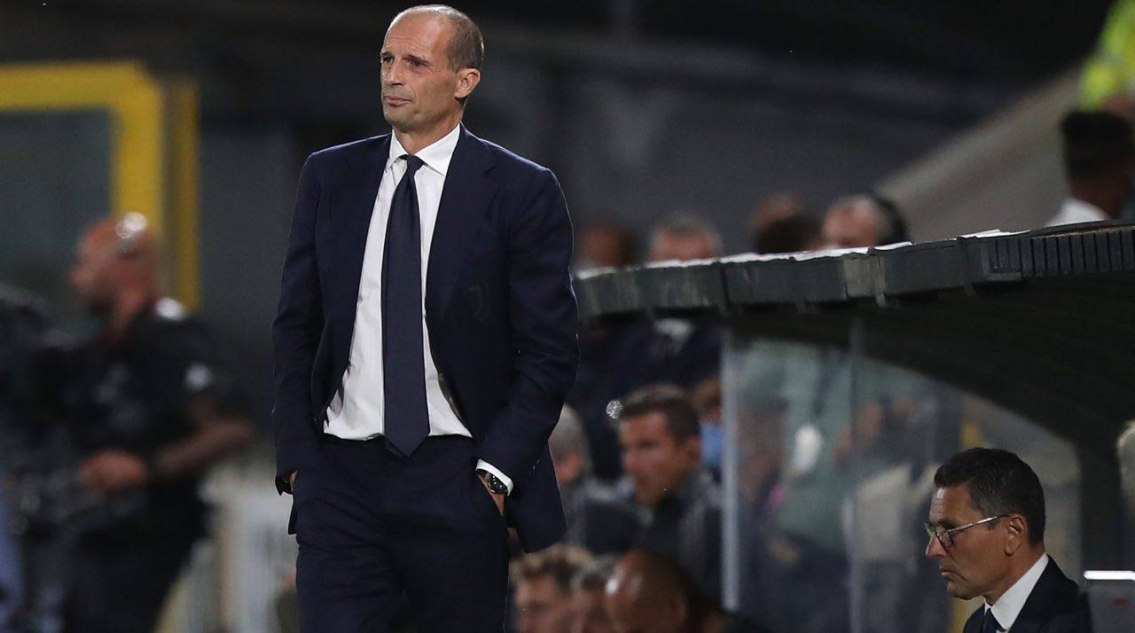 Allegri della Juventus osserva