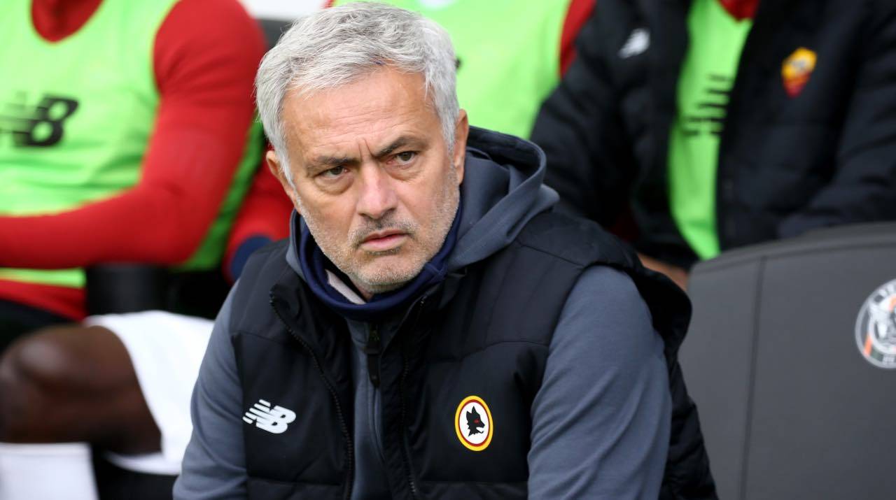 Mourinho della Roma deluso