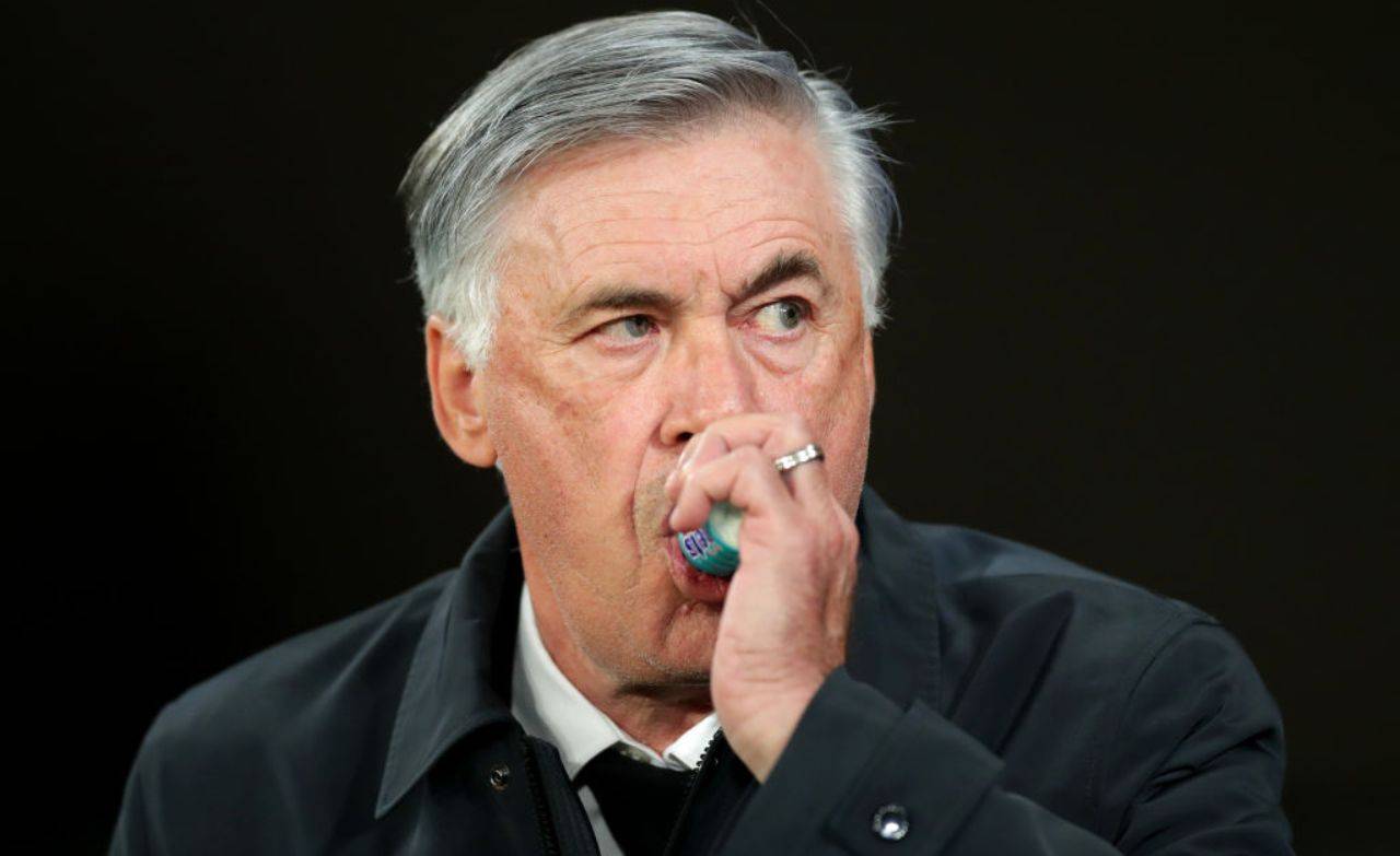 Ancelotti pensieroso 