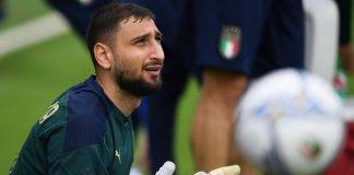 Donnarumma pensieroso