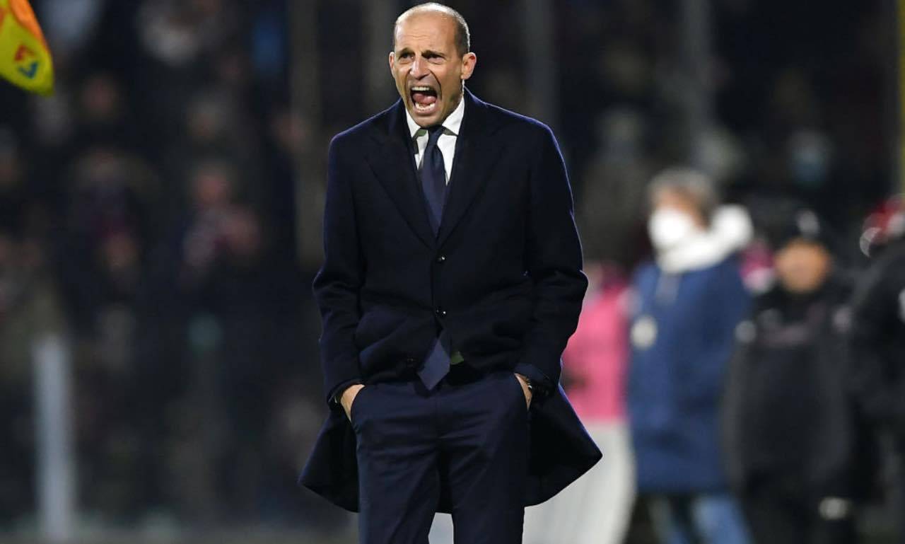 Allegri dà indicazioni in Salernitana-Juventus 