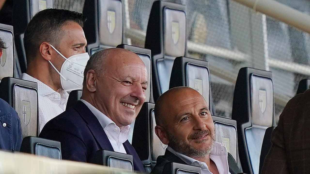 Marotta e Ausilio sorridono in tribuna