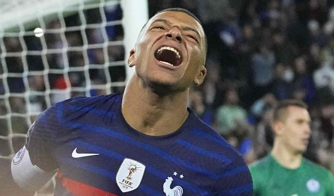 Mbappé esulta