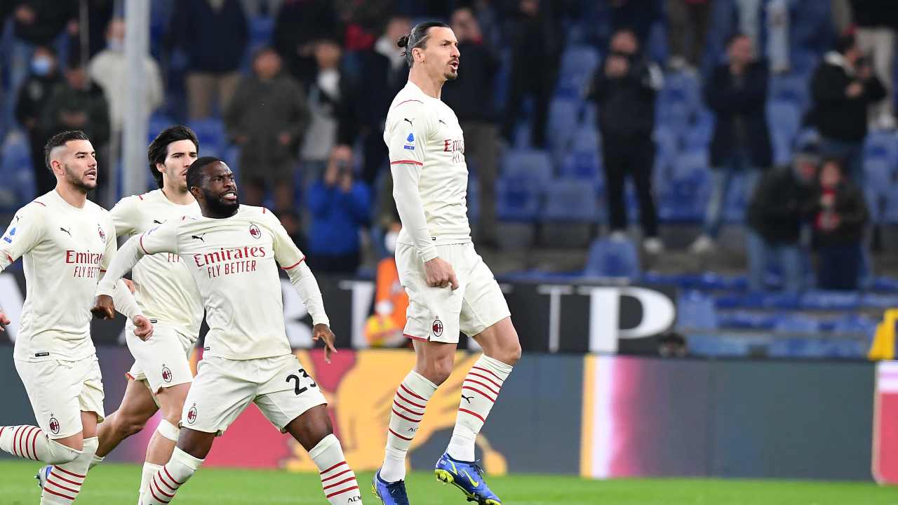 Ibrahimovic esulta saltando Milan
