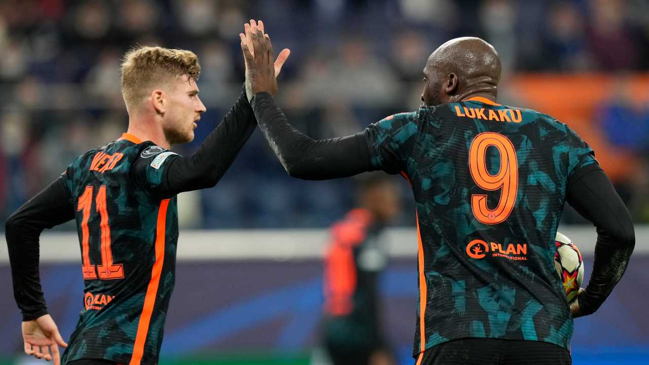 Lukaku e Werner si danno il cinque con la mano Chelsea