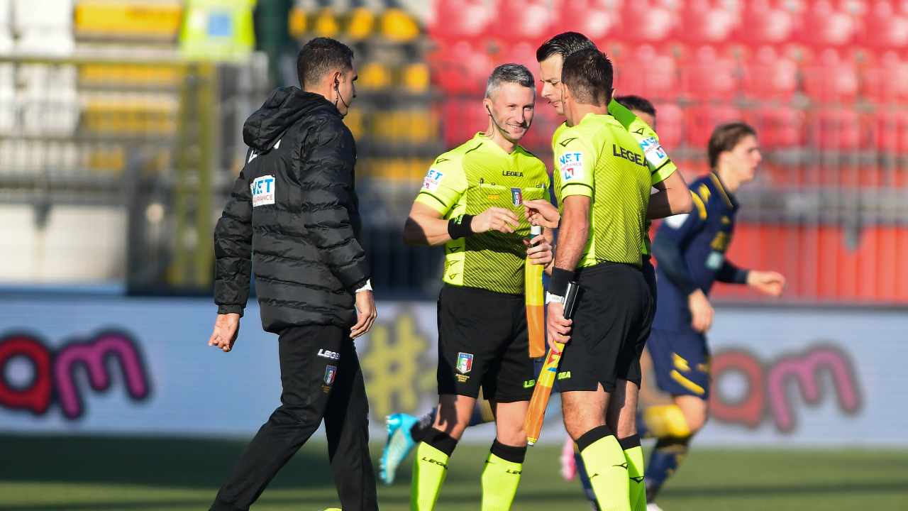 Arbitri parlano tra di loro Serie B