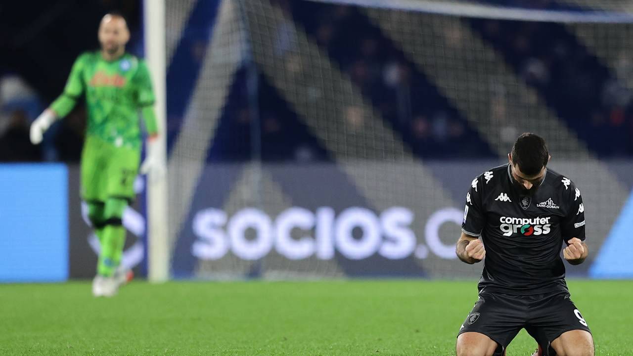 Cutrone esulta dopo il gol contro il Napoli