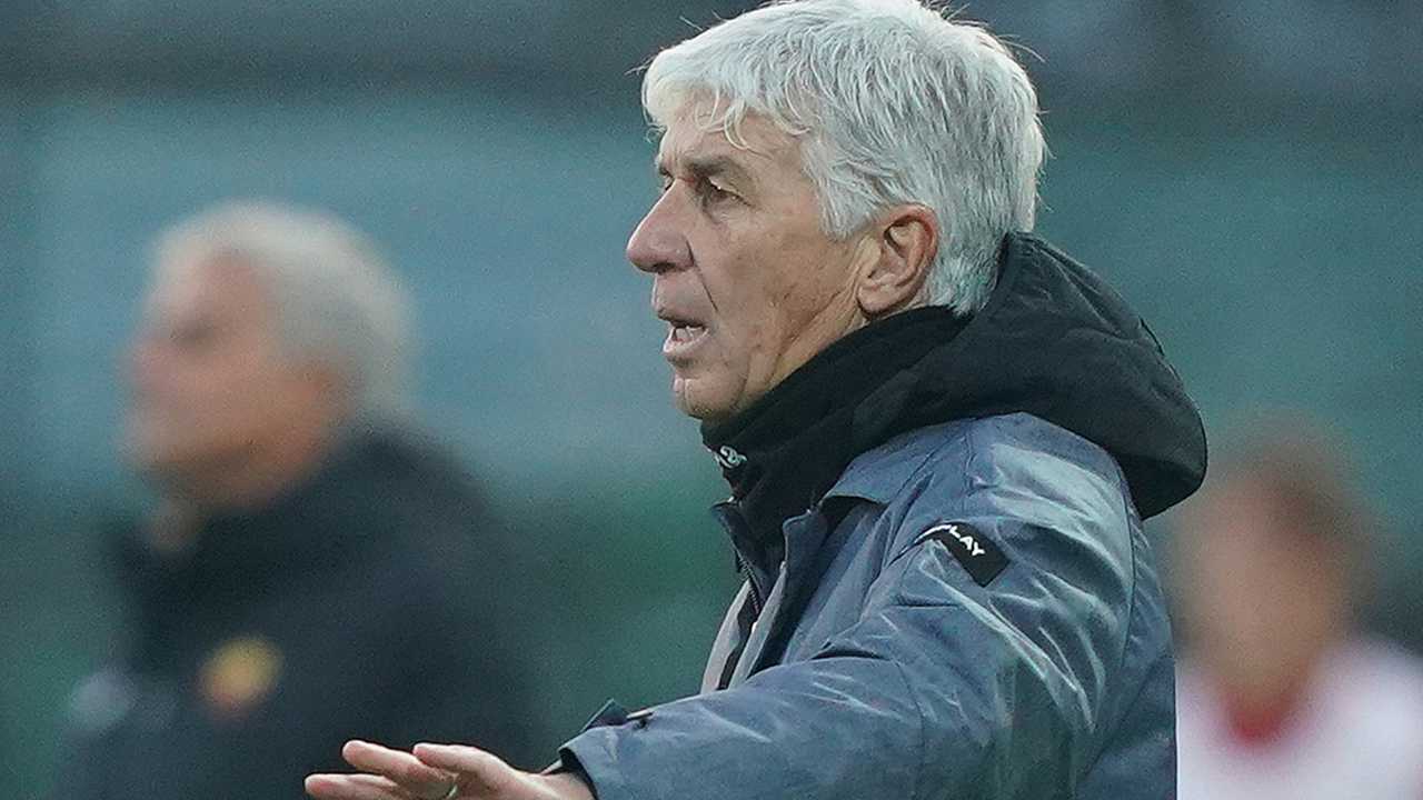 Gasperini fa segno con la mano Atalanta