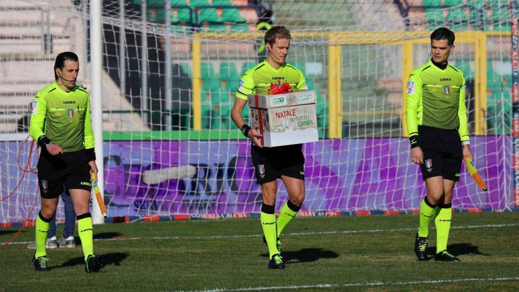 Referees in the second division during the Christmas tour