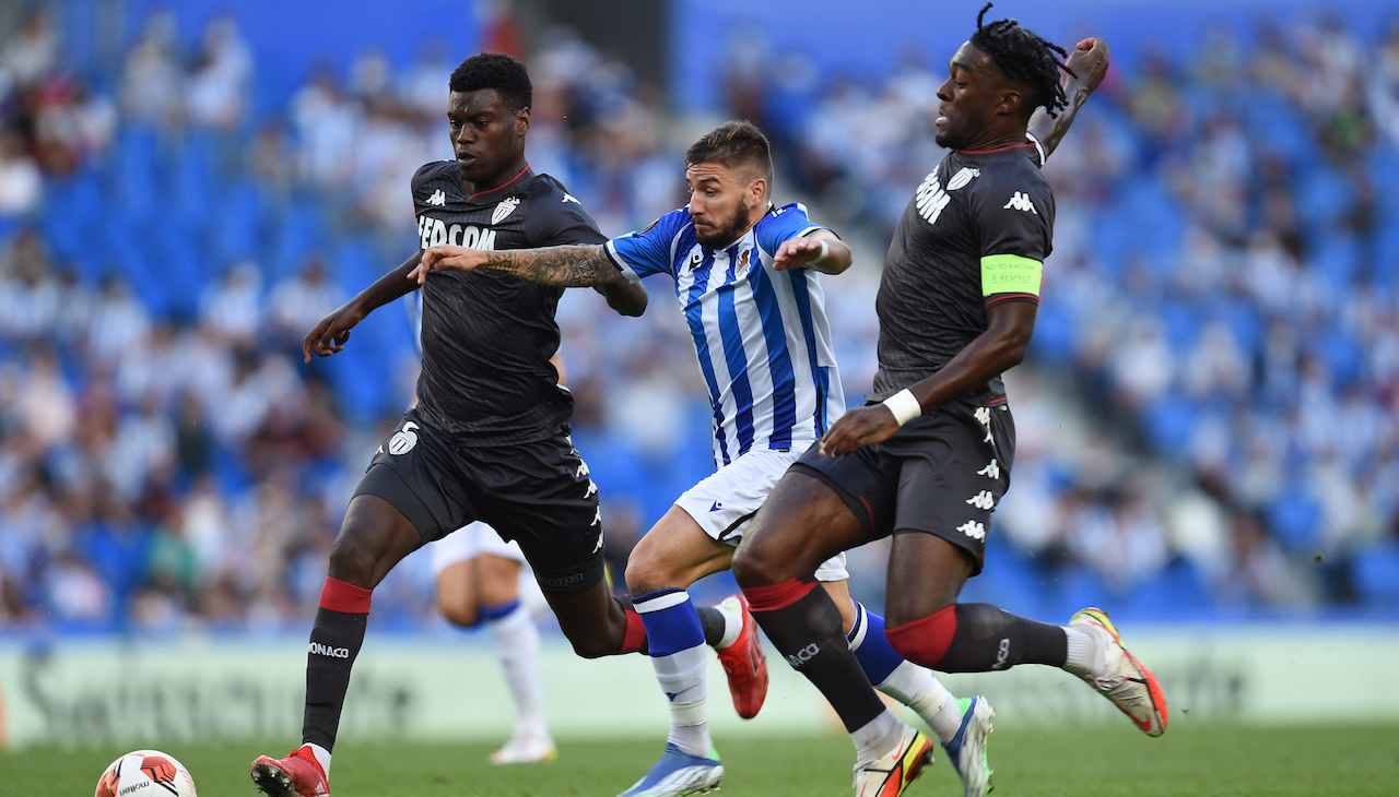 Badiashile a contrasto con Portu della Real Sociedad