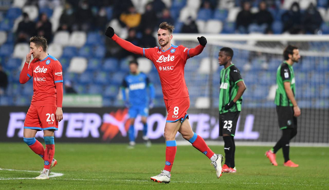 Fabian Ruiz esulta dopo il gol al Sassuolo