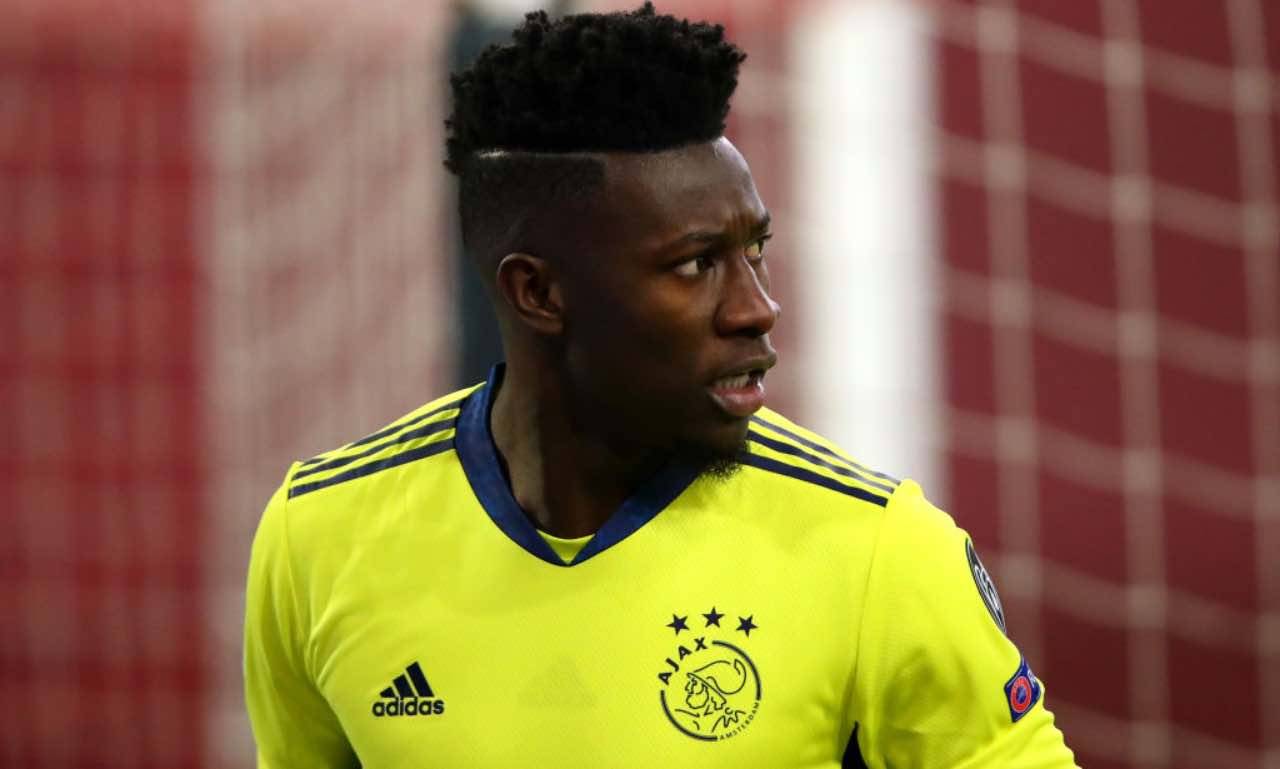 André Onana in campo con l'Ajax