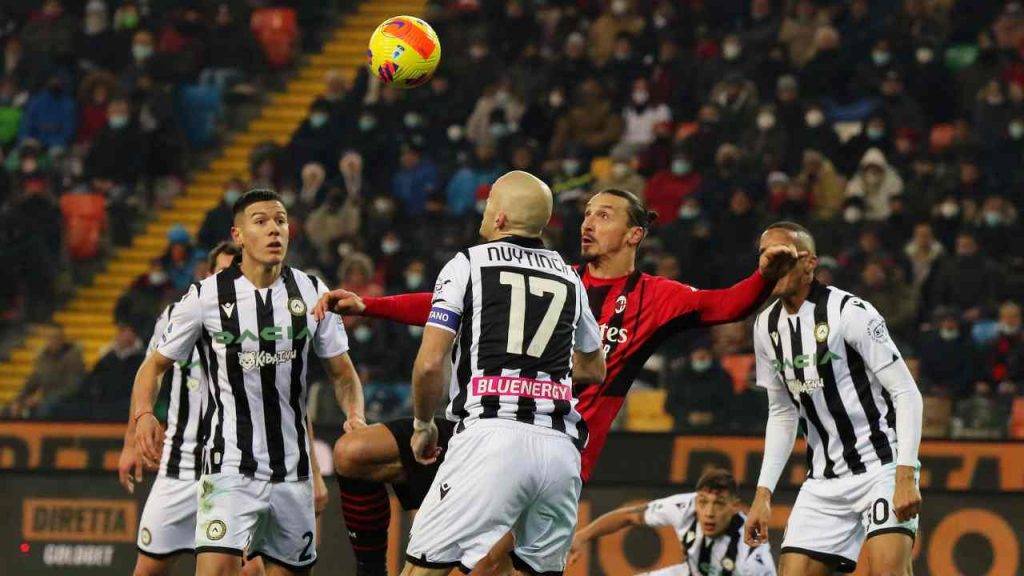 Ibrahimovic no gol contra a Udinese