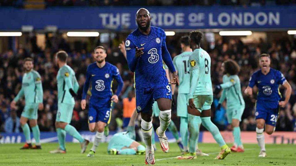 Lukaku esulta dopo un gol col Chelsea