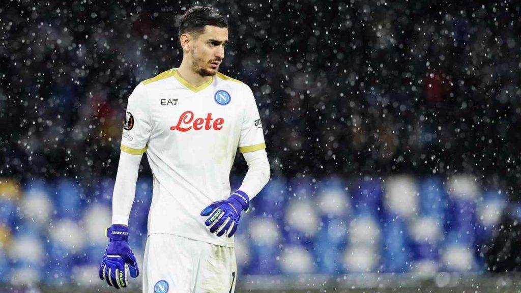 Alex Meret tra i pali del Napoli