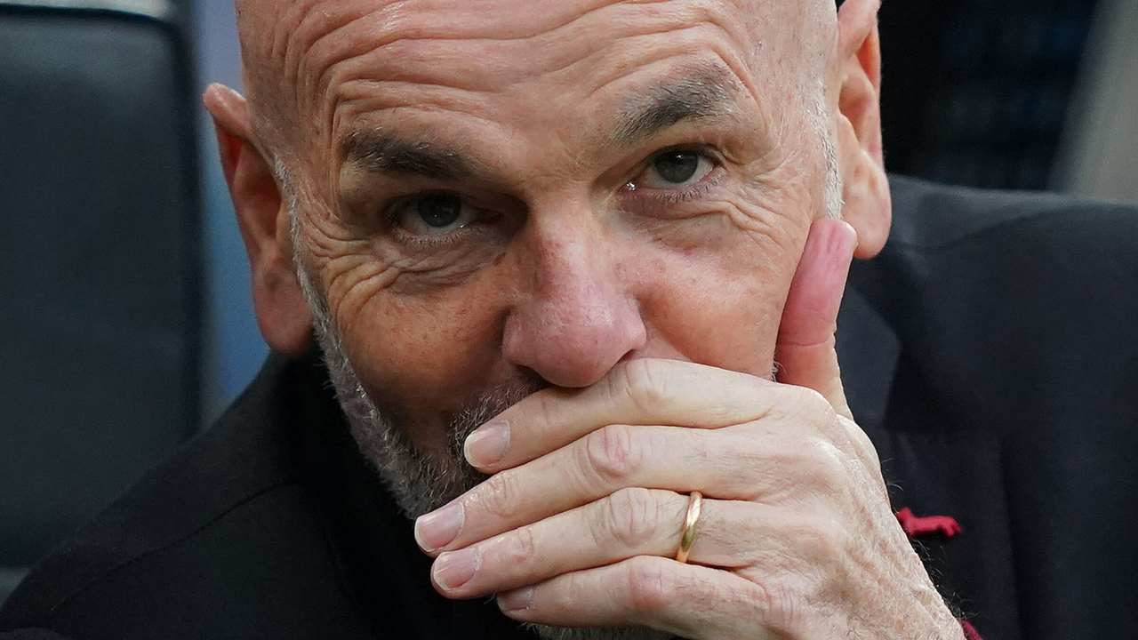 Pioli dà indicazioni dalla panchina del Milan