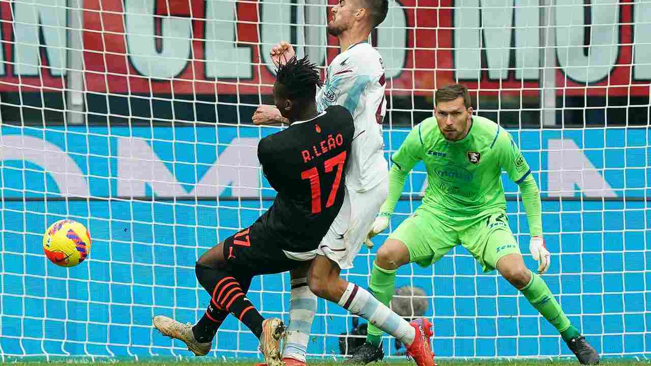 Leao trova l'ostacolo di un difensore della Salernitana