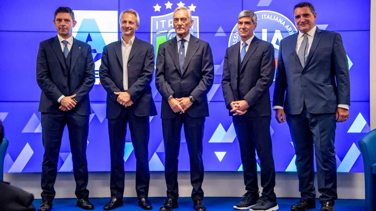 Rocchi, Dal Pino, Gravina, Trentalange e De Siervo durante la presentazione del Centro Var IBC della Lega Serie A