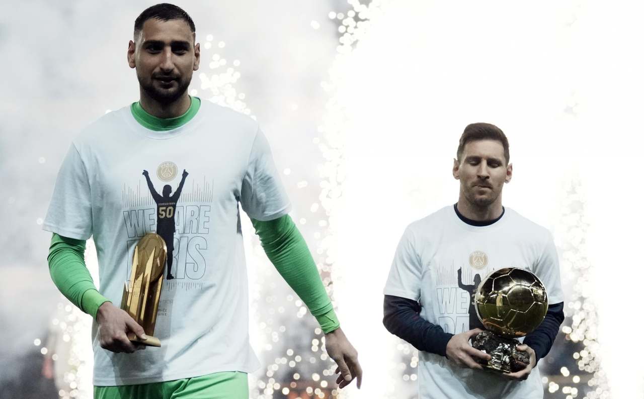 Donnarumma e Messi sfilano