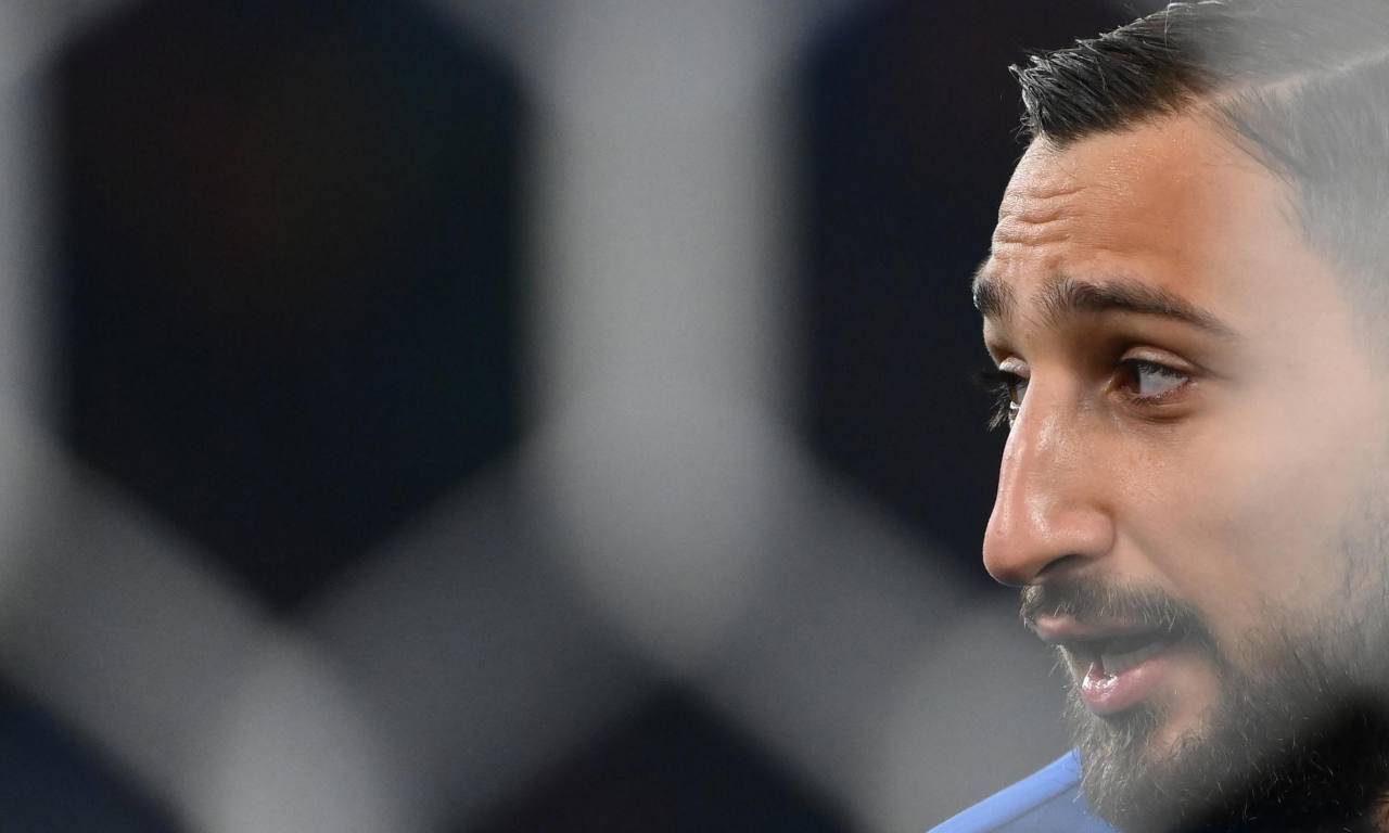 Donnarumma pensieroso