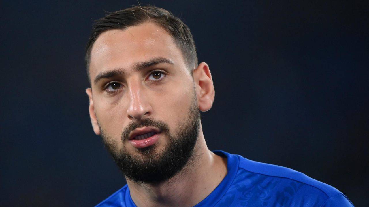 Gigio Donnarumma pensieroso