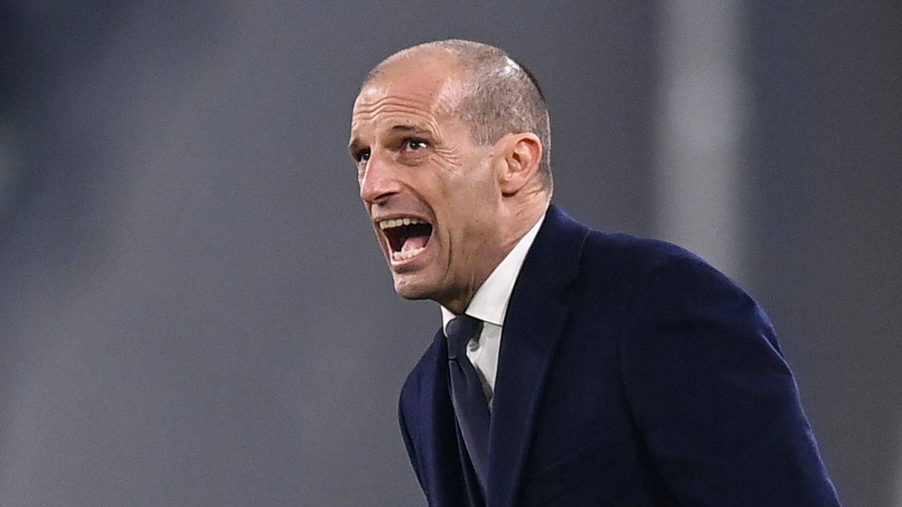 Allegri urla e guarda verso l'alto Juve