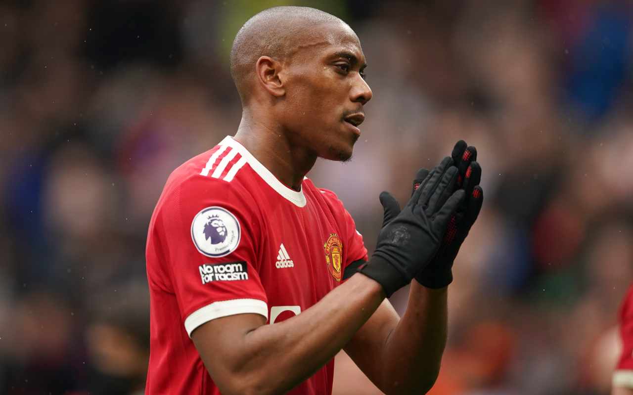 Martial applaude 