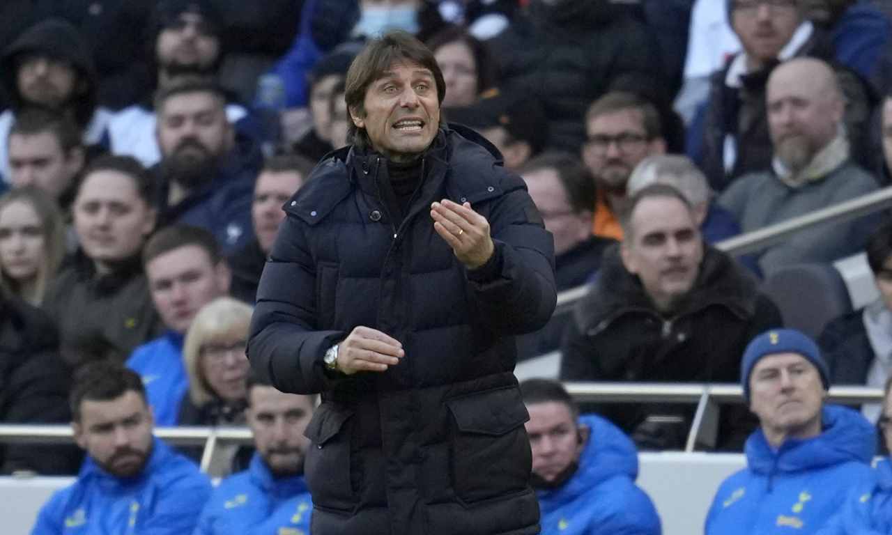 Conte dà indicazioni 