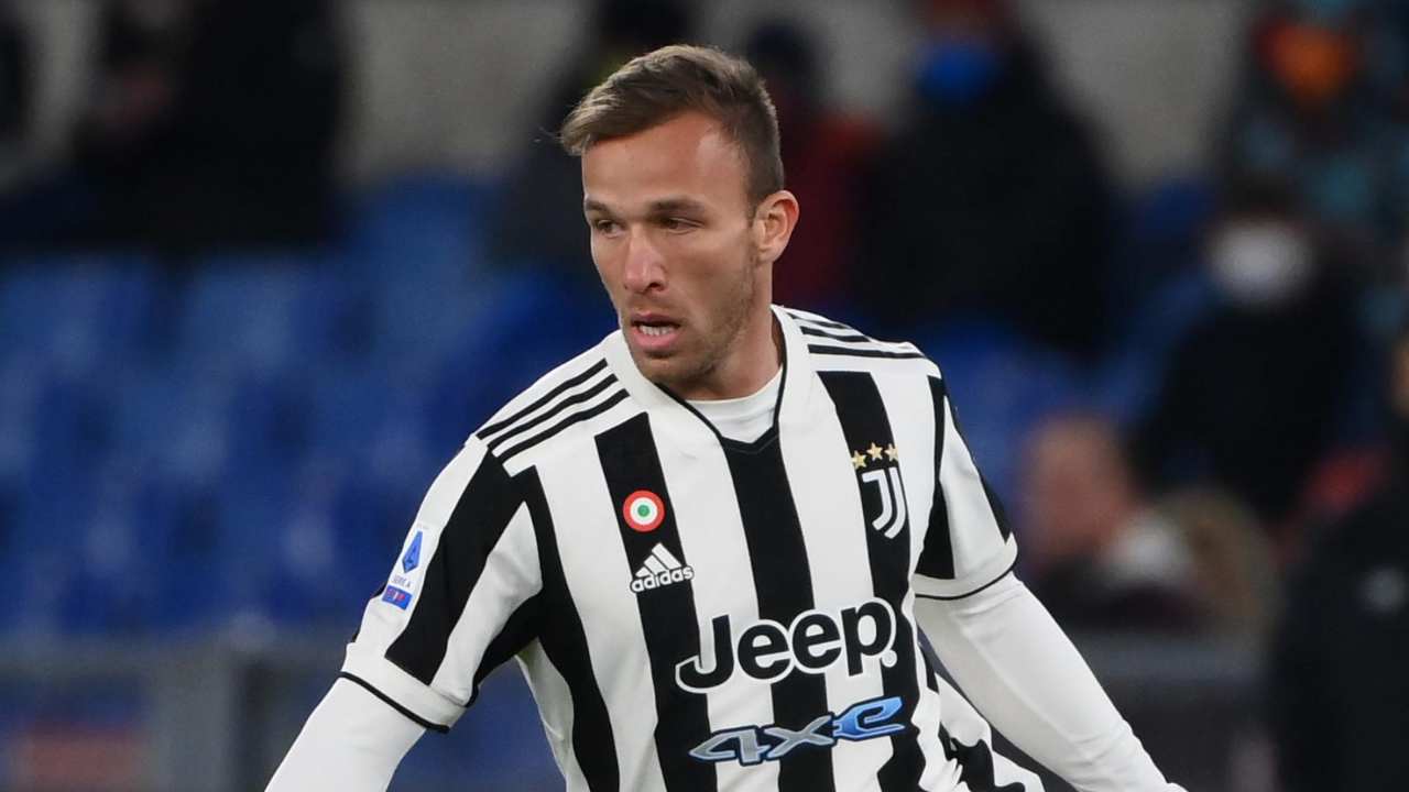 Arthur corre concentrato Juventus