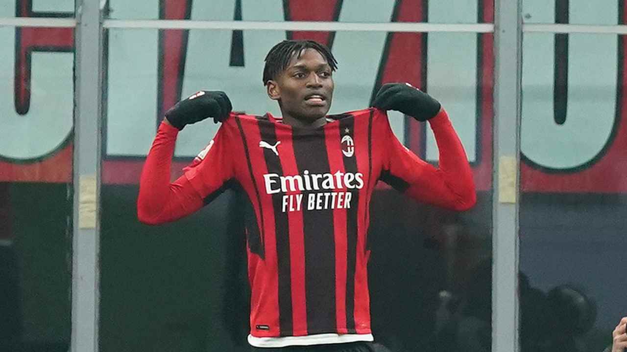 Leao esulta dopo il gol Milan