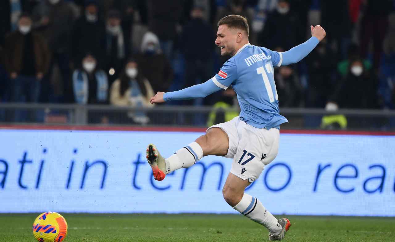 Immobile tenta il tiro