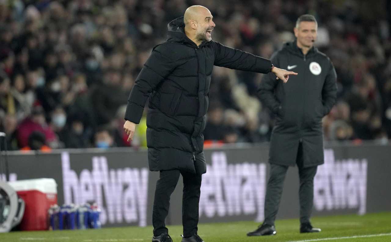 Guardiola dà indicazioni 