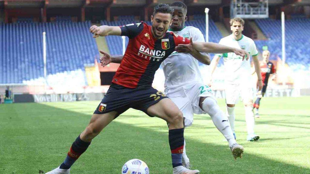 Francesco Cassata con la maglia del Genoa