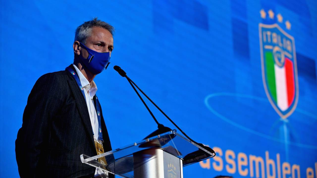 Il presidente di Lega Paolo Dal Pino durante l'assemblea elettiva della Figc